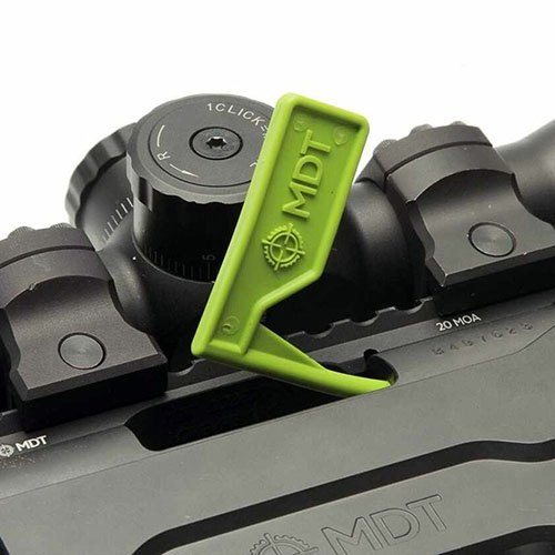 Las MDT Chamber Flags en verde brillante te ayudan a identificar fácilmente un arma descargada. Se adaptan a cámaras de 22LR y más grandes.